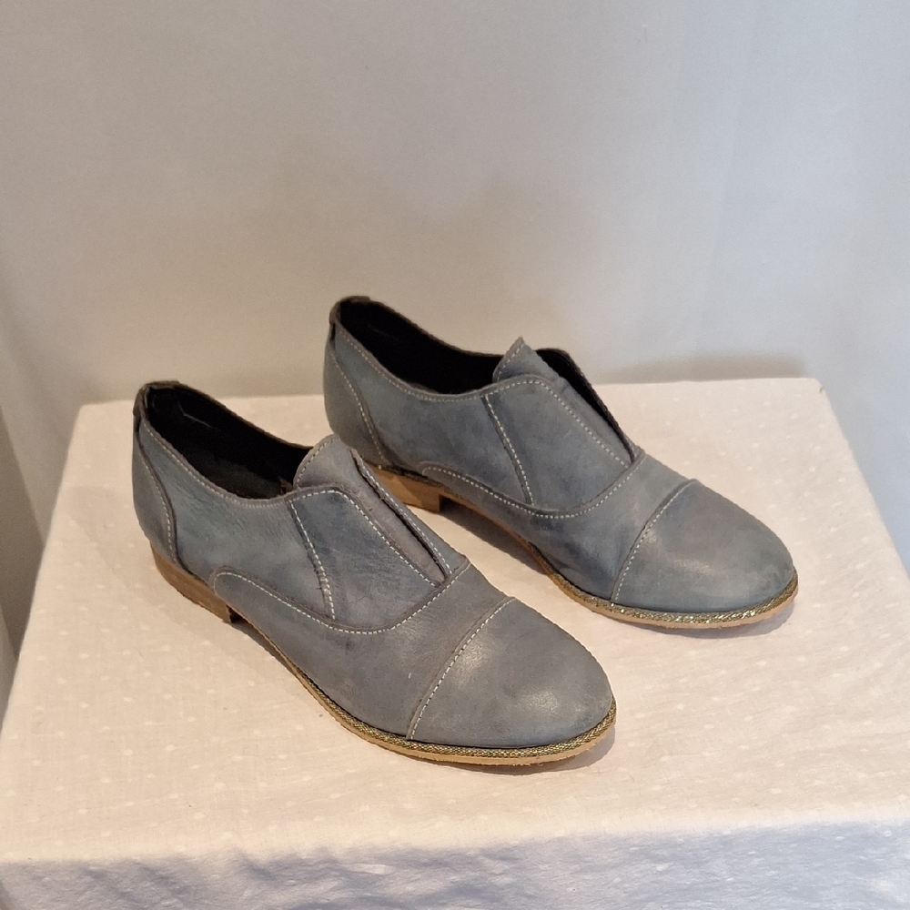 Naughty Monkey Slip Knot Loafer Leather Light Blue Size 7.5